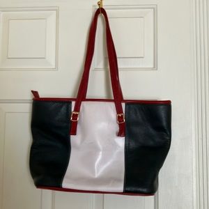 Handbag with inner pockets great condition made in Mexico.